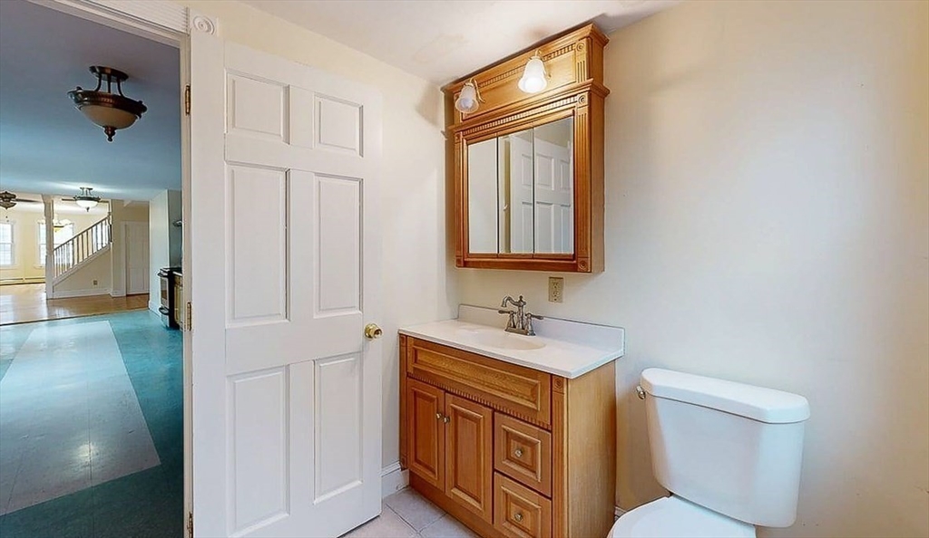 8 Crown Street Worcester, MA 01609 - Photo 11 of 26