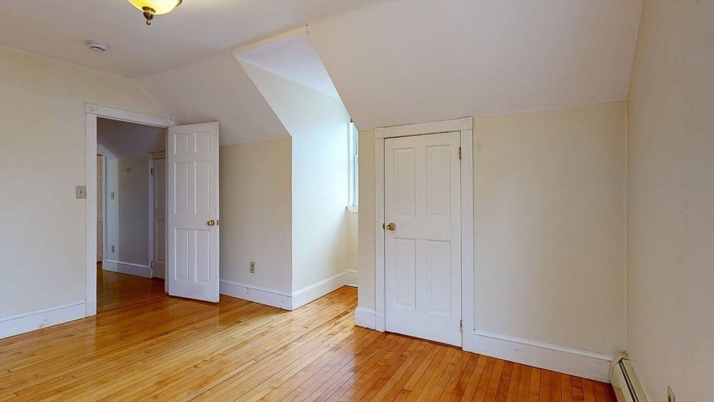 8 Crown Street Worcester, MA 01609 - Photo 16 of 26