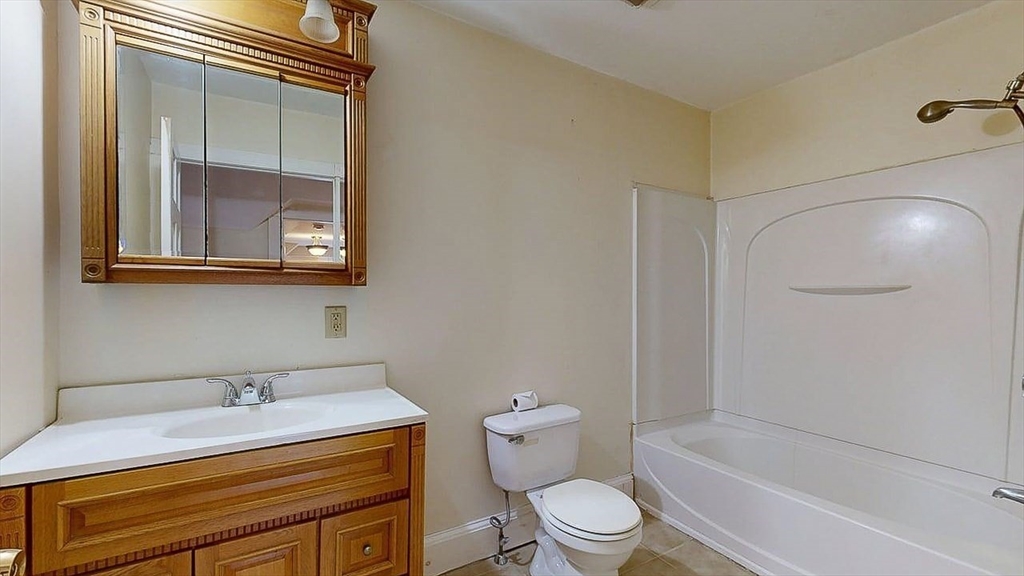 8 Crown Street Worcester, MA 01609 - Photo 23 of 26