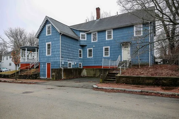 $405,000 | 8 Crown Street, Worcester, MA 01609