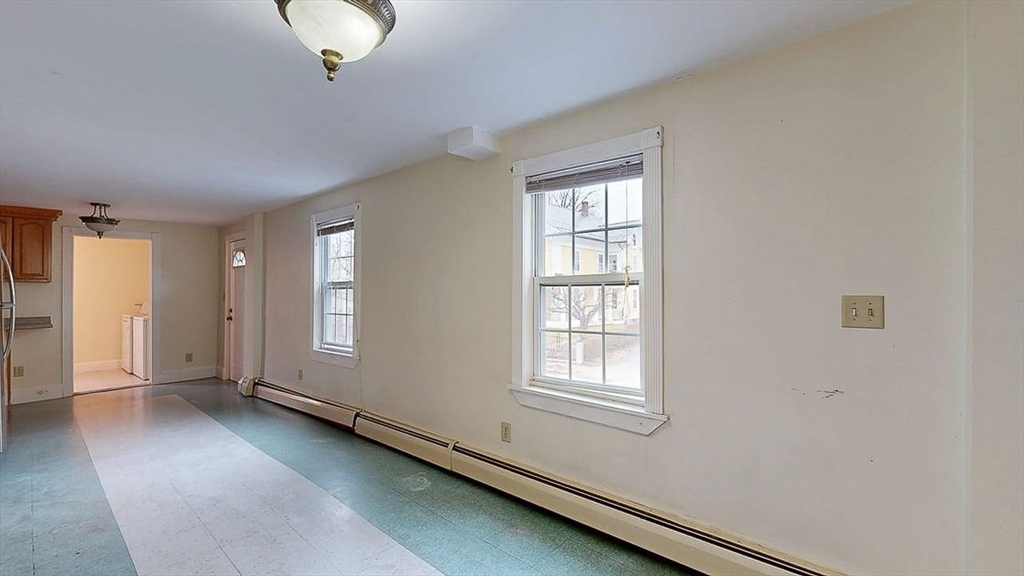 8 Crown Street Worcester, MA 01609 - Photo 8 of 26