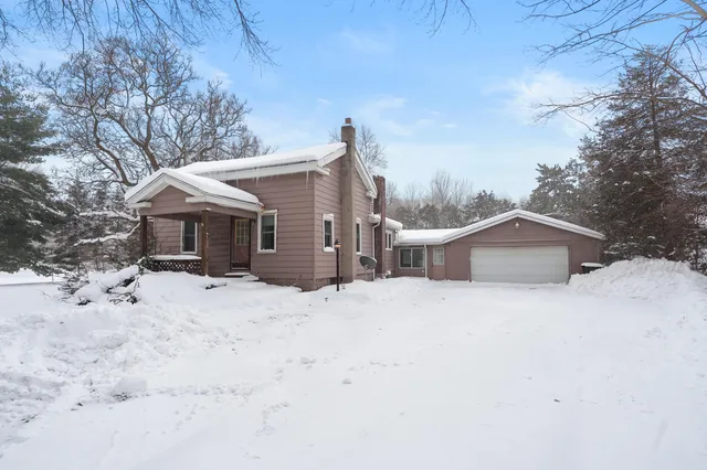$185,000 | 1170 West Bridge Street, Plainwell, MI 49080