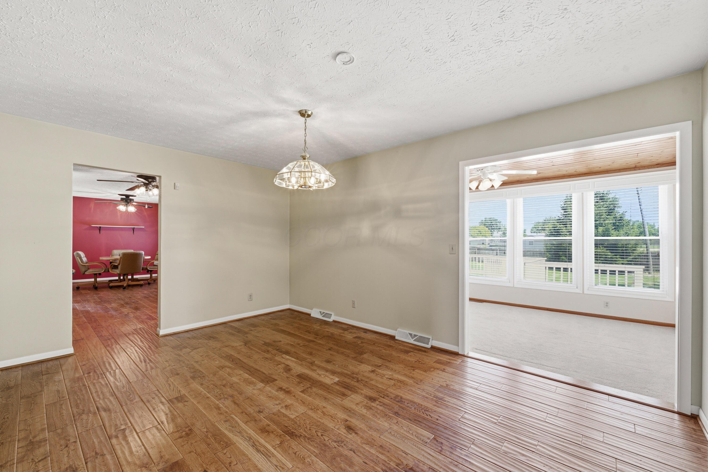 4424 Ethel Road Obetz, OH 43207 - Photo 13 of 34 Livingroom3