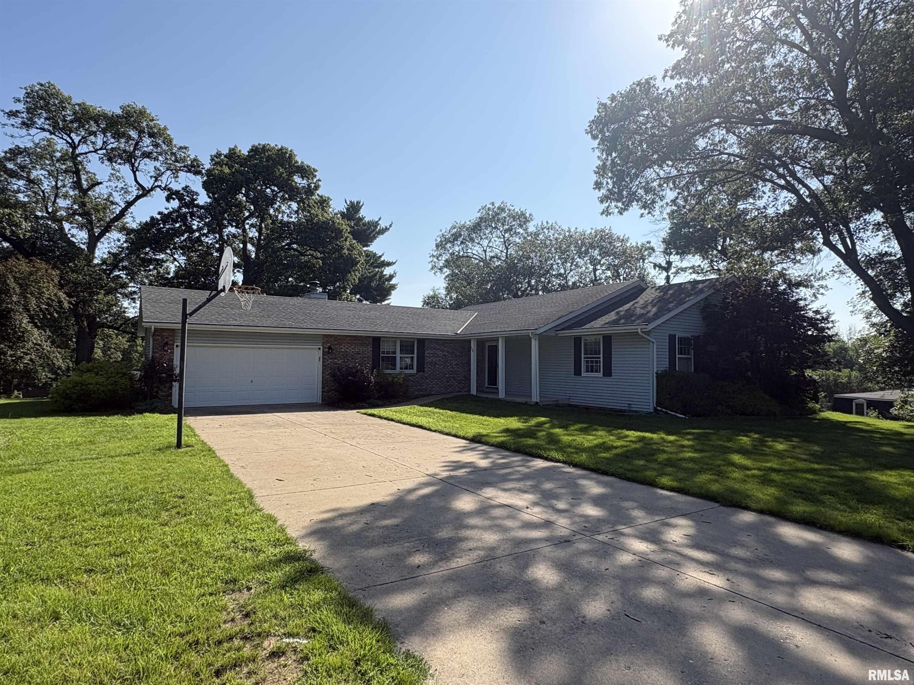 300 North Sunset Drive Manito, IL 61546 - Photo 1 of 72