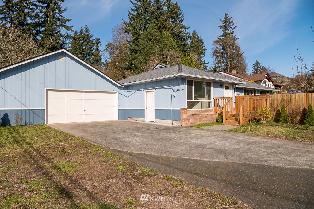 425 240th Street Southwest Bothell, WA 98021 - Photo 1 of 20