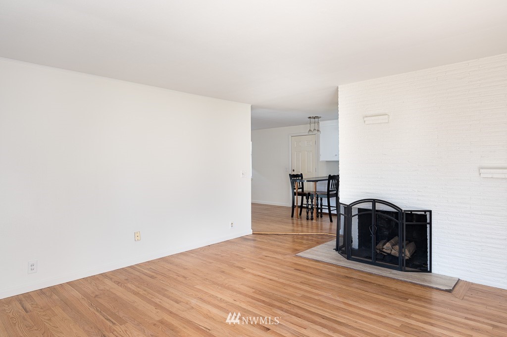 425 240th Street Southwest Bothell, WA 98021 - Photo 3 of 20
