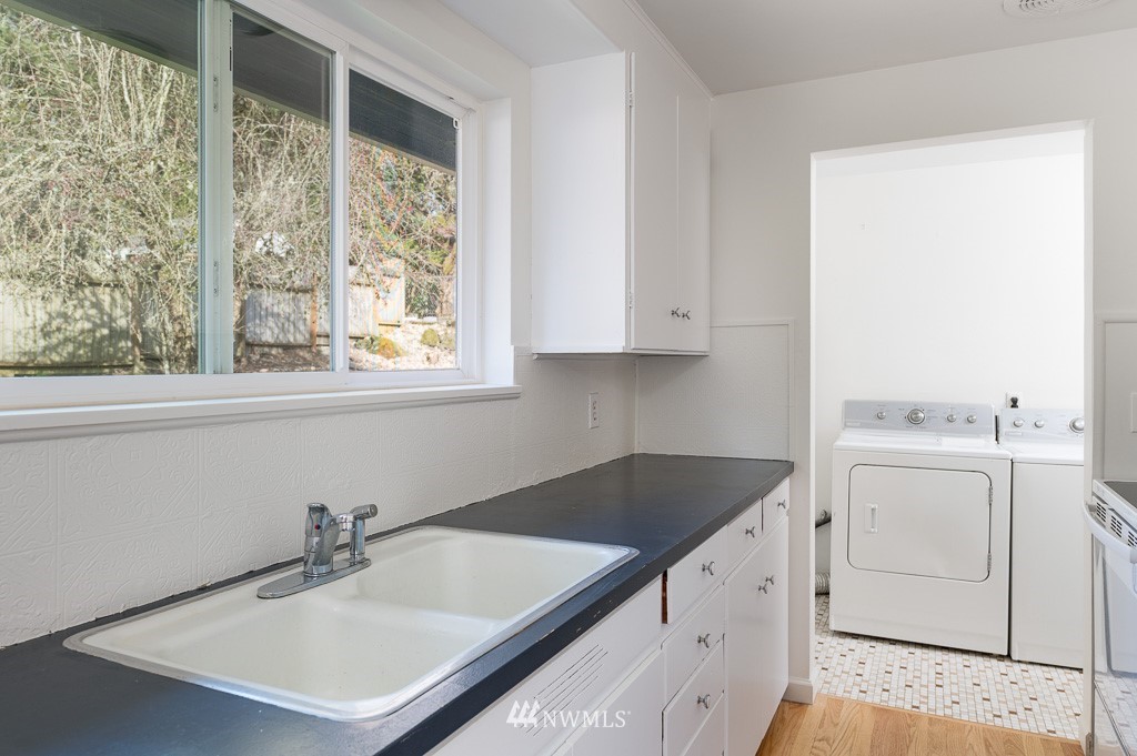 425 240th Street Southwest Bothell, WA 98021 - Photo 7 of 20