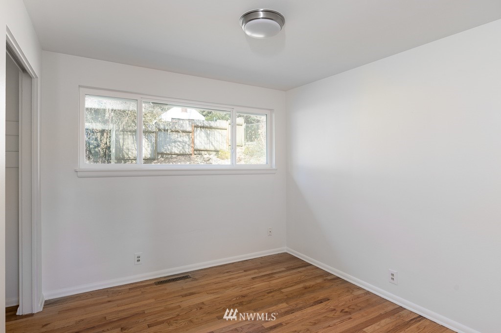 425 240th Street Southwest Bothell, WA 98021 - Photo 10 of 20