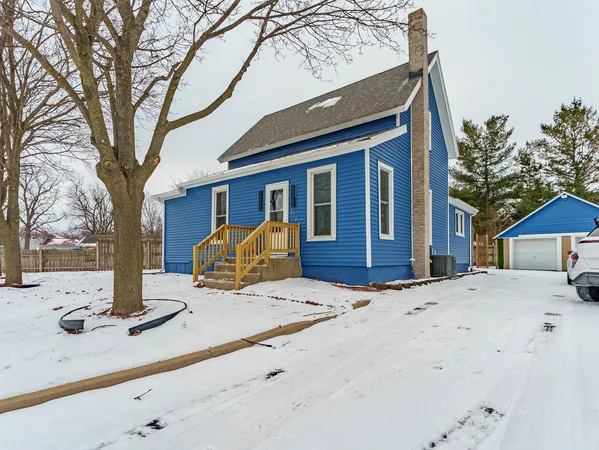 $340,000 | 214 South Prospect Street, Marengo, IL 60152