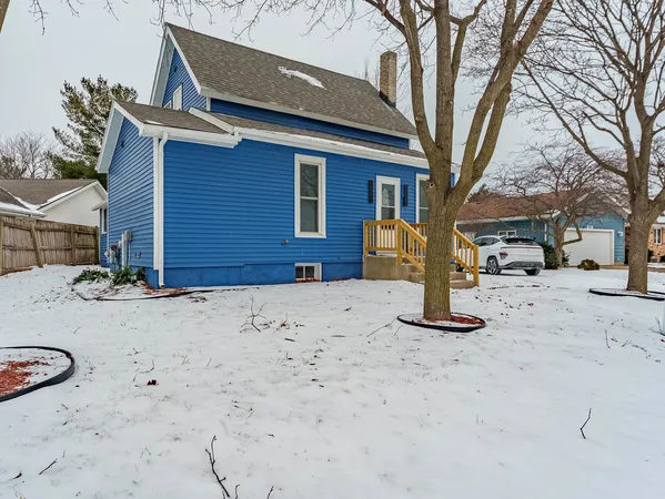$340,000 | 214 South Prospect Street, Marengo, IL 60152