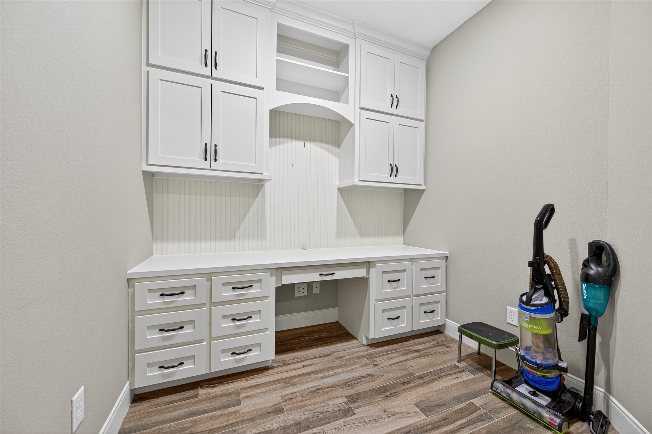 12322 High Fire Road Montgomery, TX 77356 - Photo 16 of 45 Office located off the living room with custom built ins.