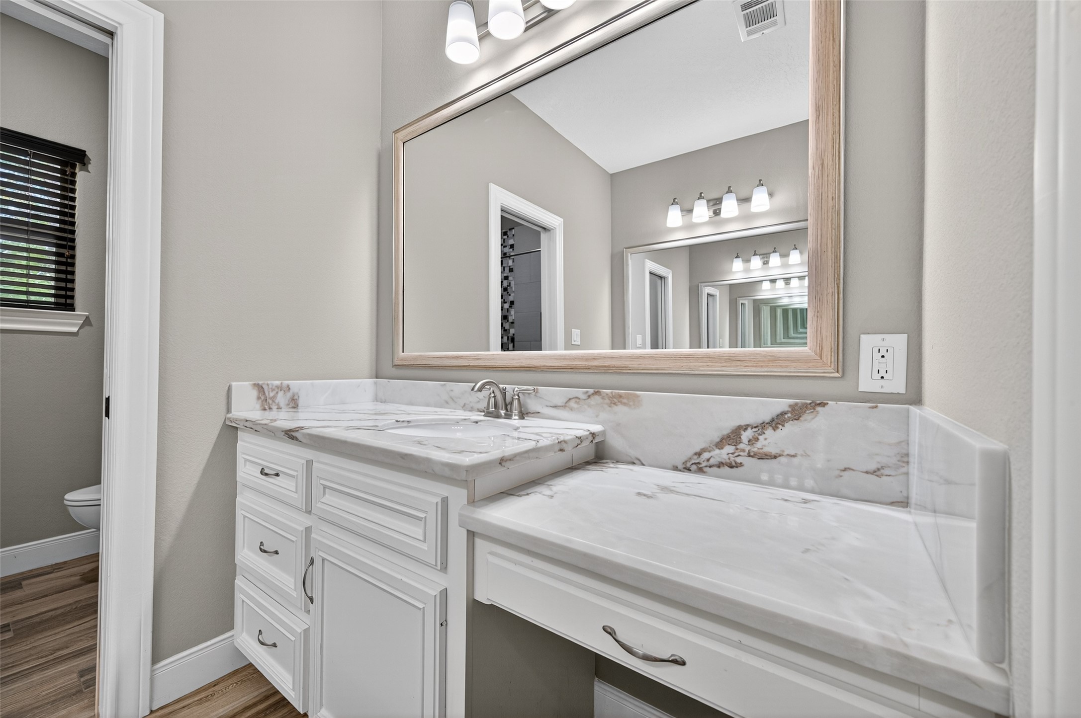 12322 High Fire Road Montgomery, TX 77356 - Photo 26 of 45 Tons of counter space in this large bathroom!