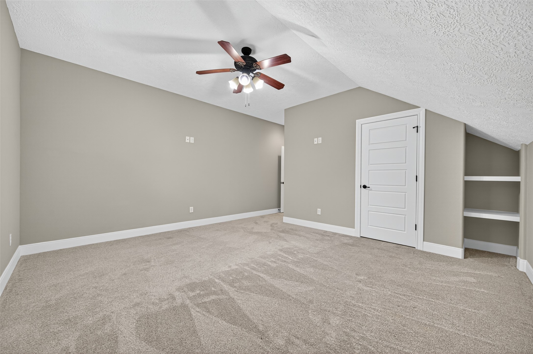 12322 High Fire Road Montgomery, TX 77356 - Photo 33 of 45 Plenty of closet space and built in shelves!
