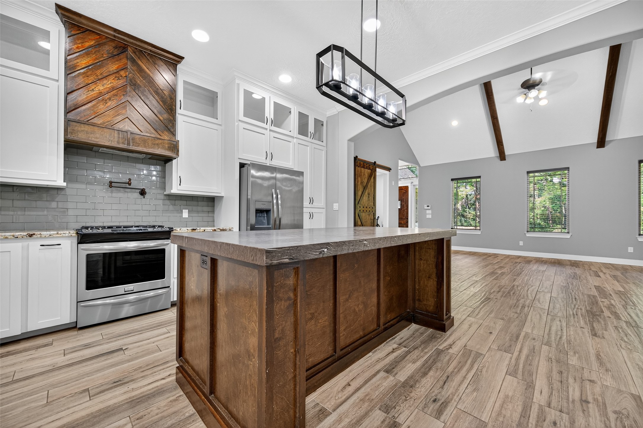 12322 High Fire Road Montgomery, TX 77356 - Photo 10 of 45 Custom range hood.