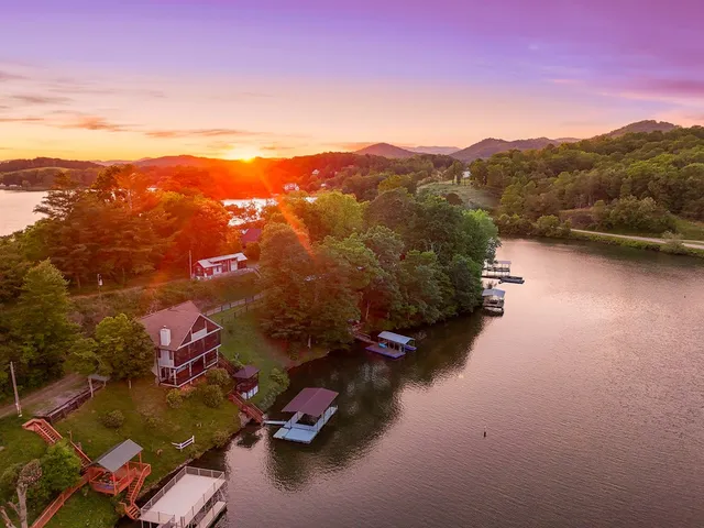 $1,050,000 | 137 Kilmoore Lane, Hayesville, NC 28904