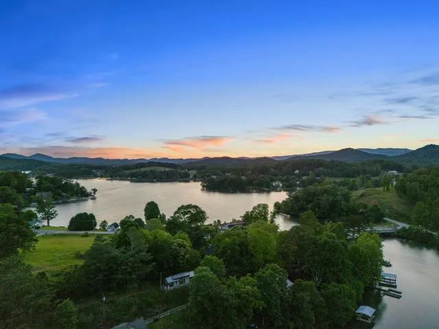 $1,050,000 | 137 Kilmoore Lane, Hayesville, NC 28904