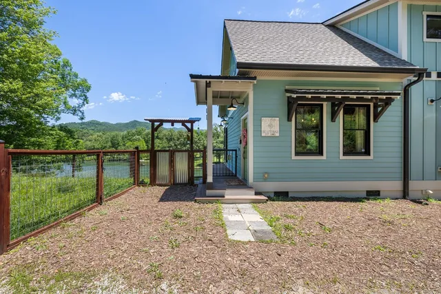 $1,050,000 | 137 Kilmoore Lane, Hayesville, NC 28904
