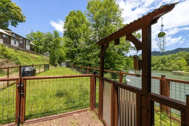 $1,050,000 | 137 Kilmoore Lane, Hayesville, NC 28904
