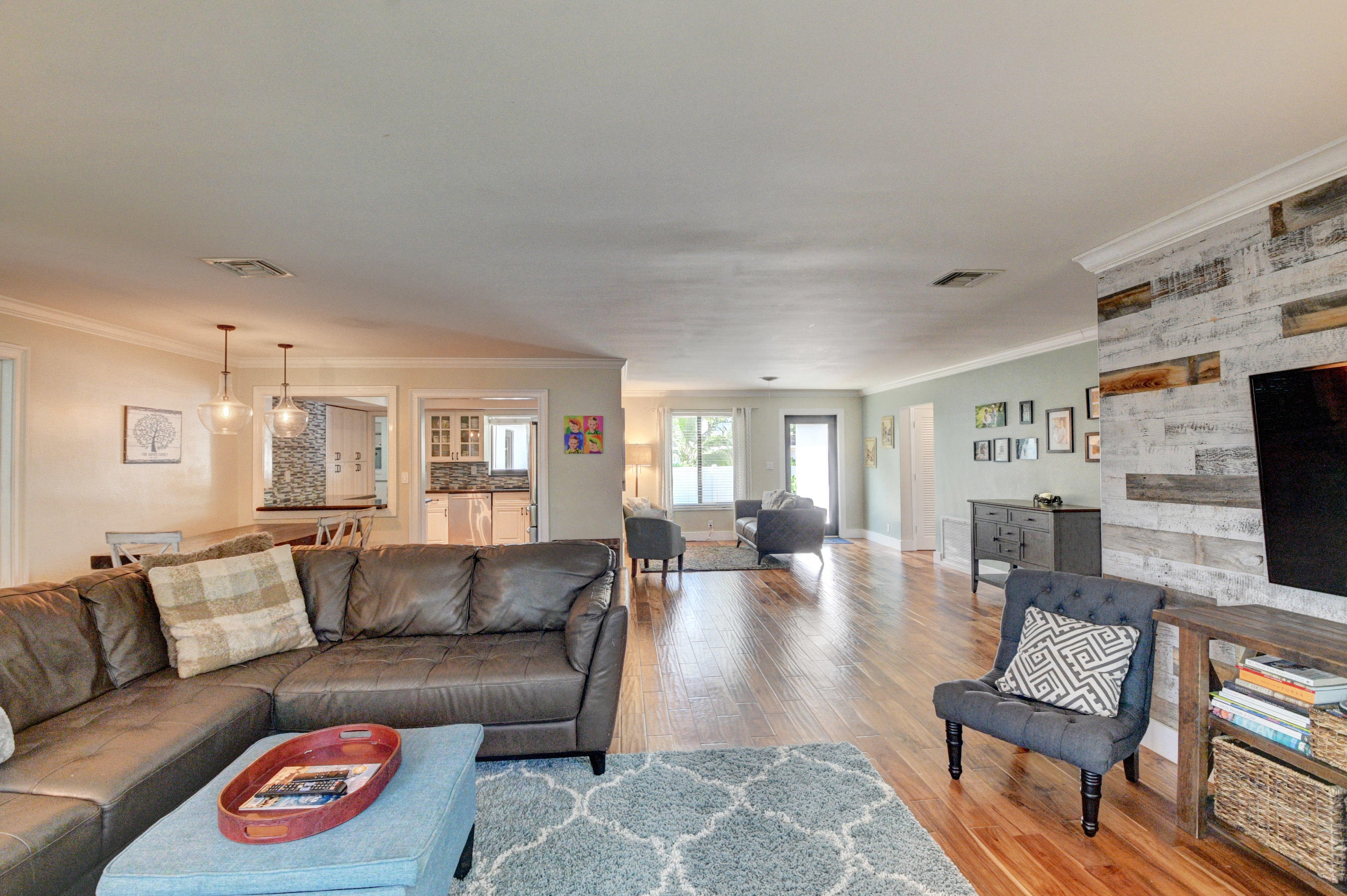 801 Southwest 1st Street Boca Raton, FL 33486 - Photo 10 of 43 FAMILY ROOM