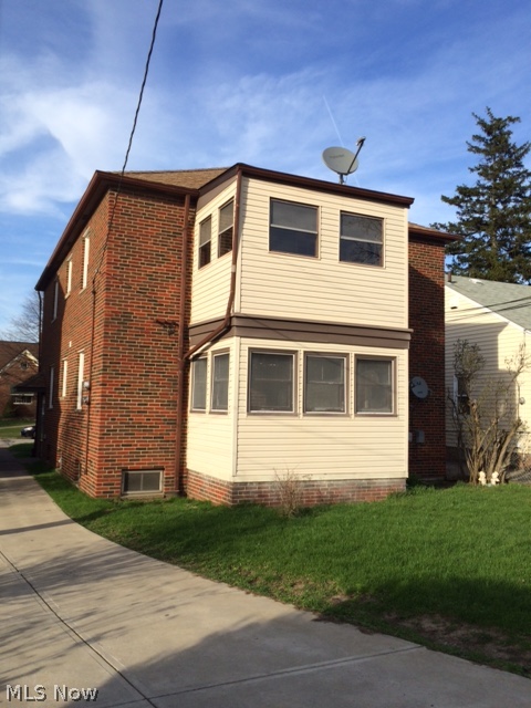 7513-7515 Jameson Road Parma, OH 44129 - Photo 2 of 9