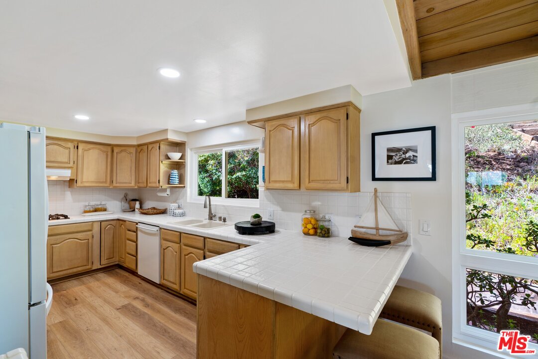 31131 Bailard Road Malibu, CA 90265 - Photo 16 of 44