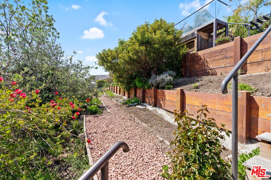 31131 Bailard Road Malibu, CA 90265 - Photo 42 of 44