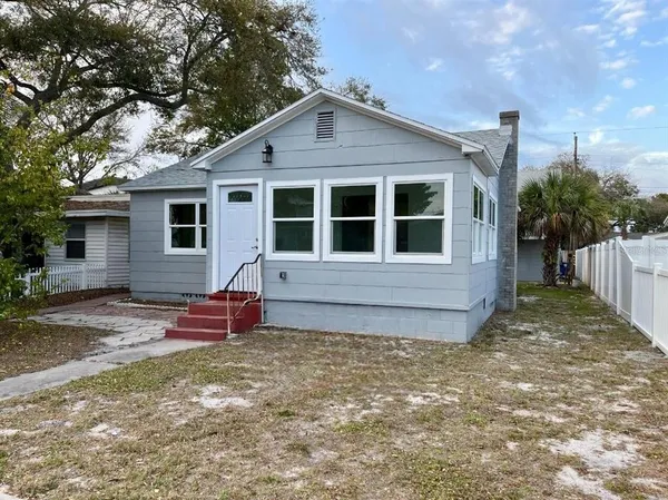 $2,300 | 3823 2nd Avenue North, St. Petersburg, FL 33713