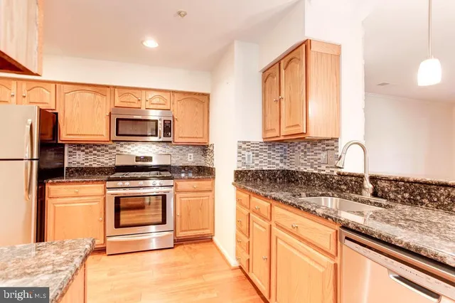 $2,400 | 6101 Wigmore Lane, Unit C, Alexandria, VA 22315