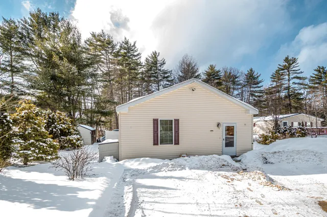 $220,000 | 15 Lighthouse Lane, Moultonborough, NH 03254