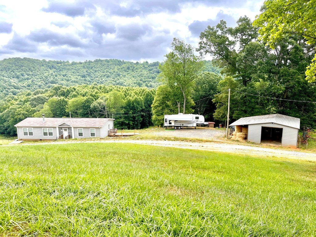 1891 Sandy Level Road Woodlawn, VA 24381 - Photo 47 of 64 Gallery Image 47