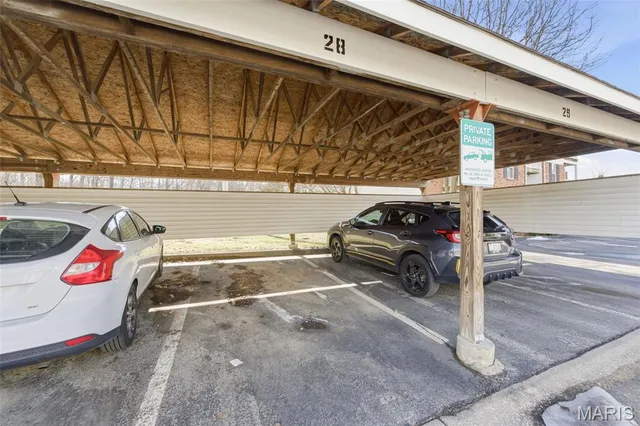 $179,900 | 450 Benton Drive, Unit D, St. Peters, MO 63376