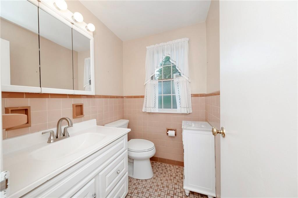2261 Gray Ridge Road Allison Park, PA 15101 - Photo 25 of 42 first floor half bath