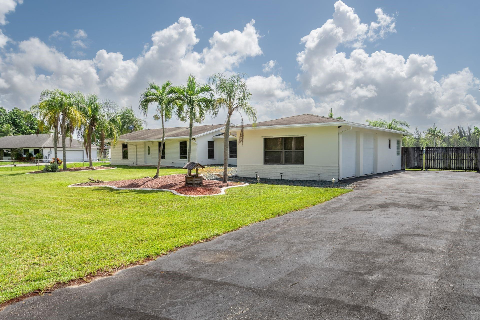 5200 Southwest 186th Avenue Southwest Ranches, FL 33332 - Photo 2 of 38 Photo 2