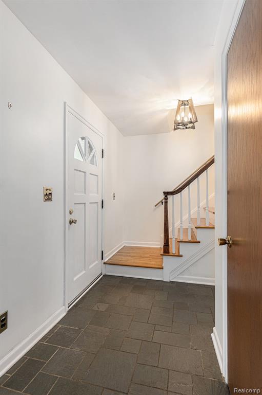 430 Willow Tree Lane Rochester Hills, MI 48306 - Photo 7 of 33