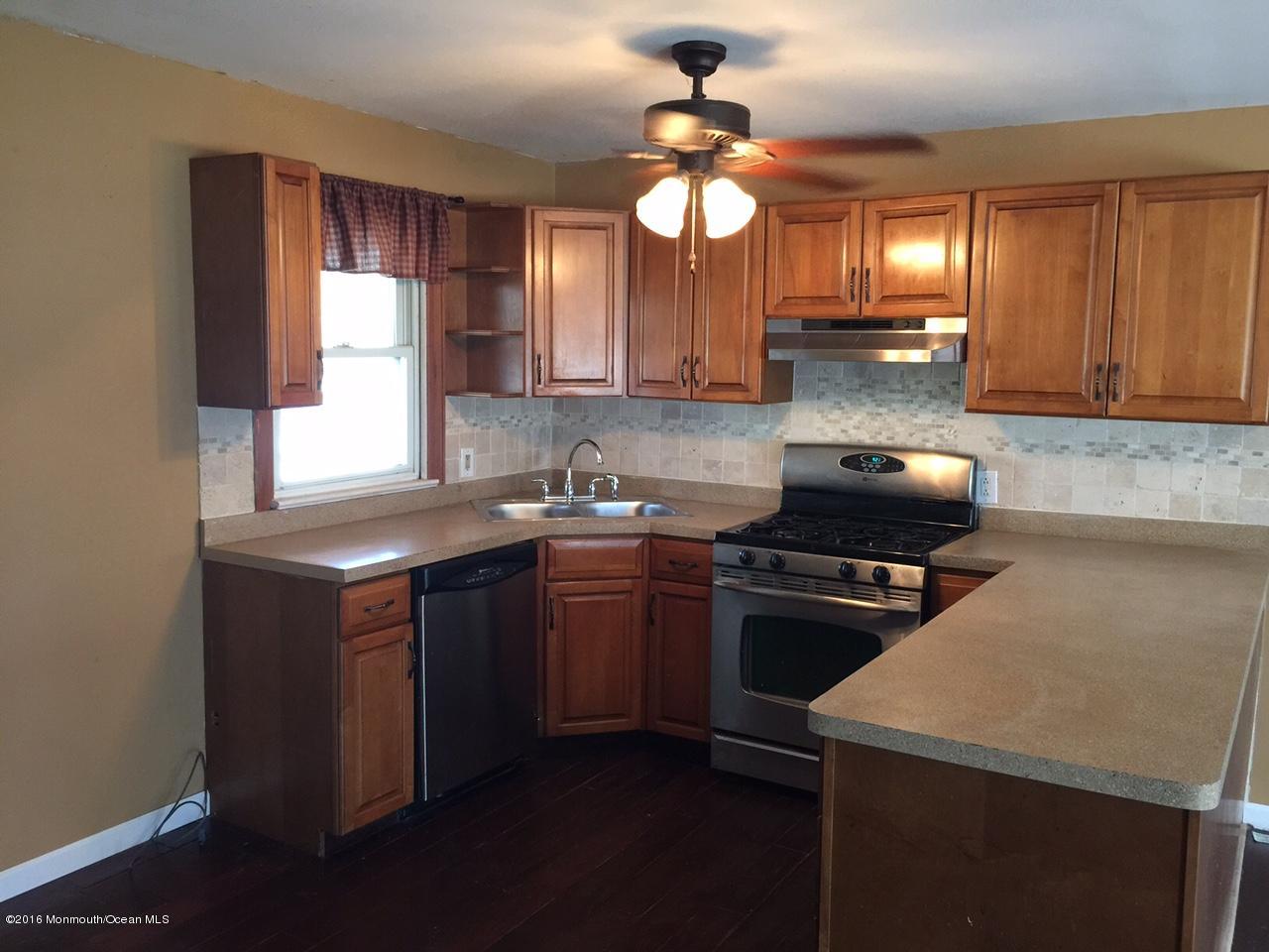 586 Henry Street Jackson, NJ 08527 - Photo 3 of 20 IMG_2142