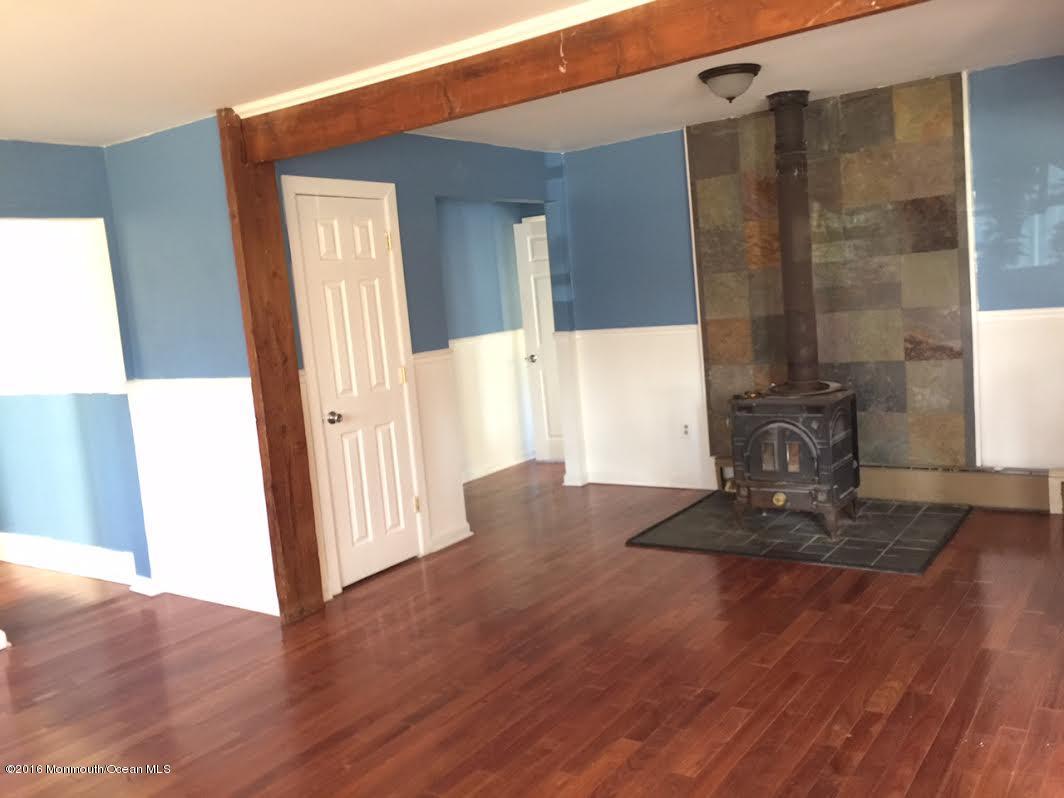 586 Henry Street Jackson, NJ 08527 - Photo 7 of 20 8e2724b7-0e41-4cfa-b332-0d3a08f32800