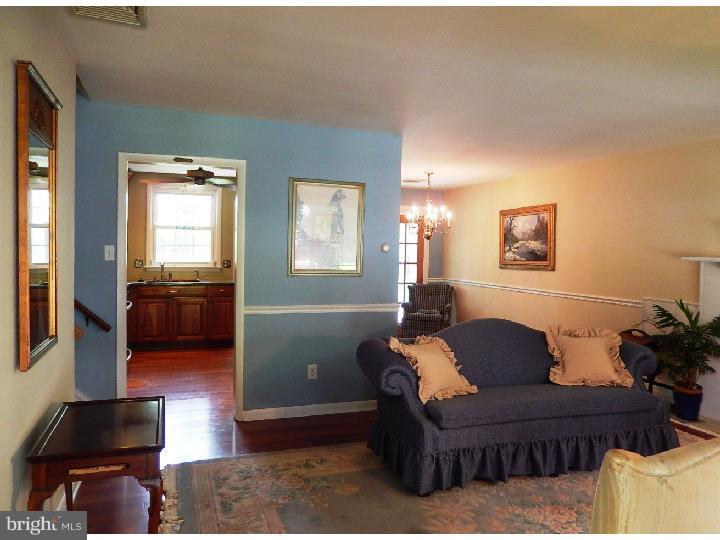 829 Valley View Road Media, PA 19063 - Photo 3 of 23 Living Room