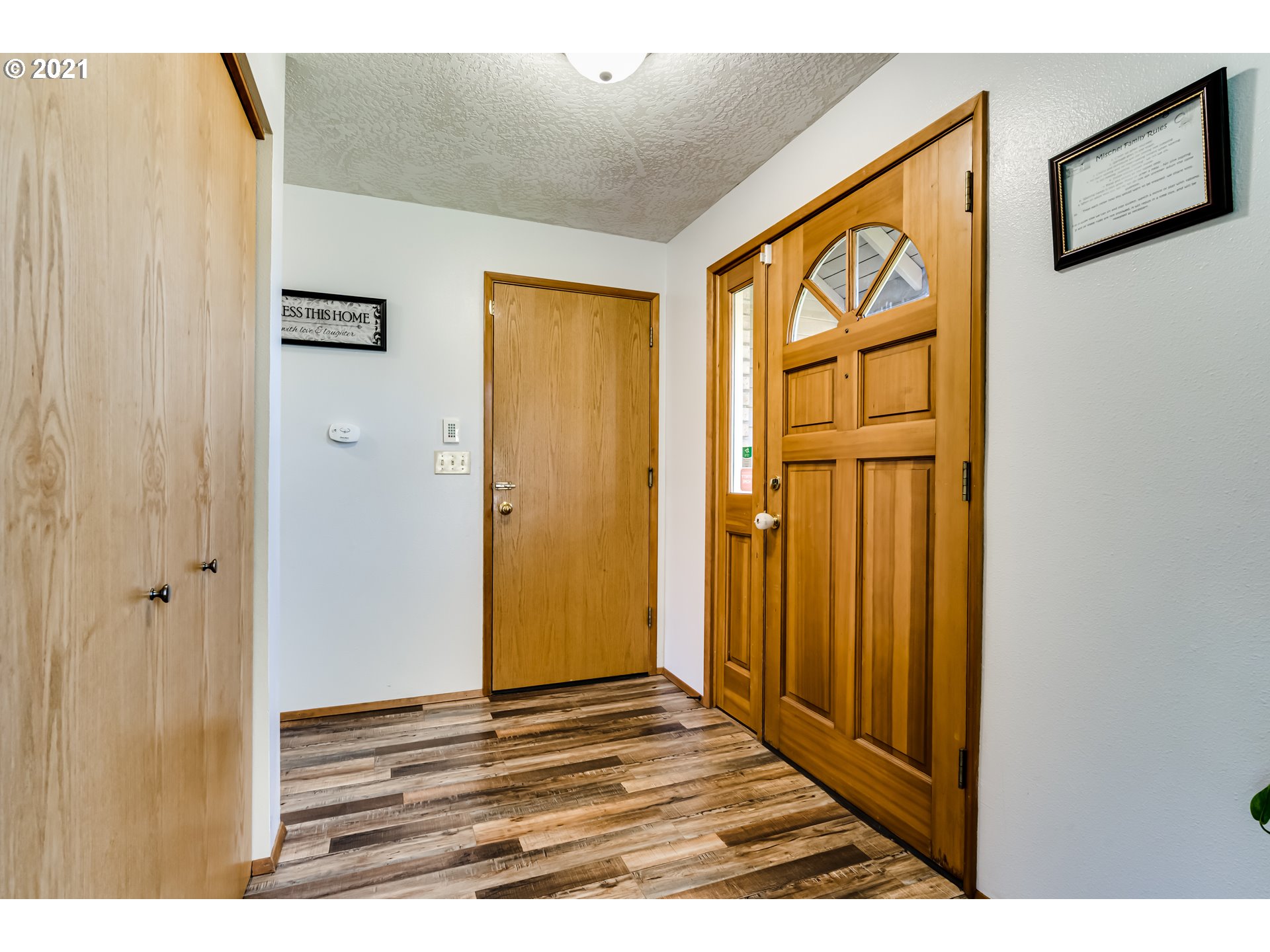 4436 Ivy Street Springfield, OR 97478 - Photo 4 of 30 Gallery Image 4