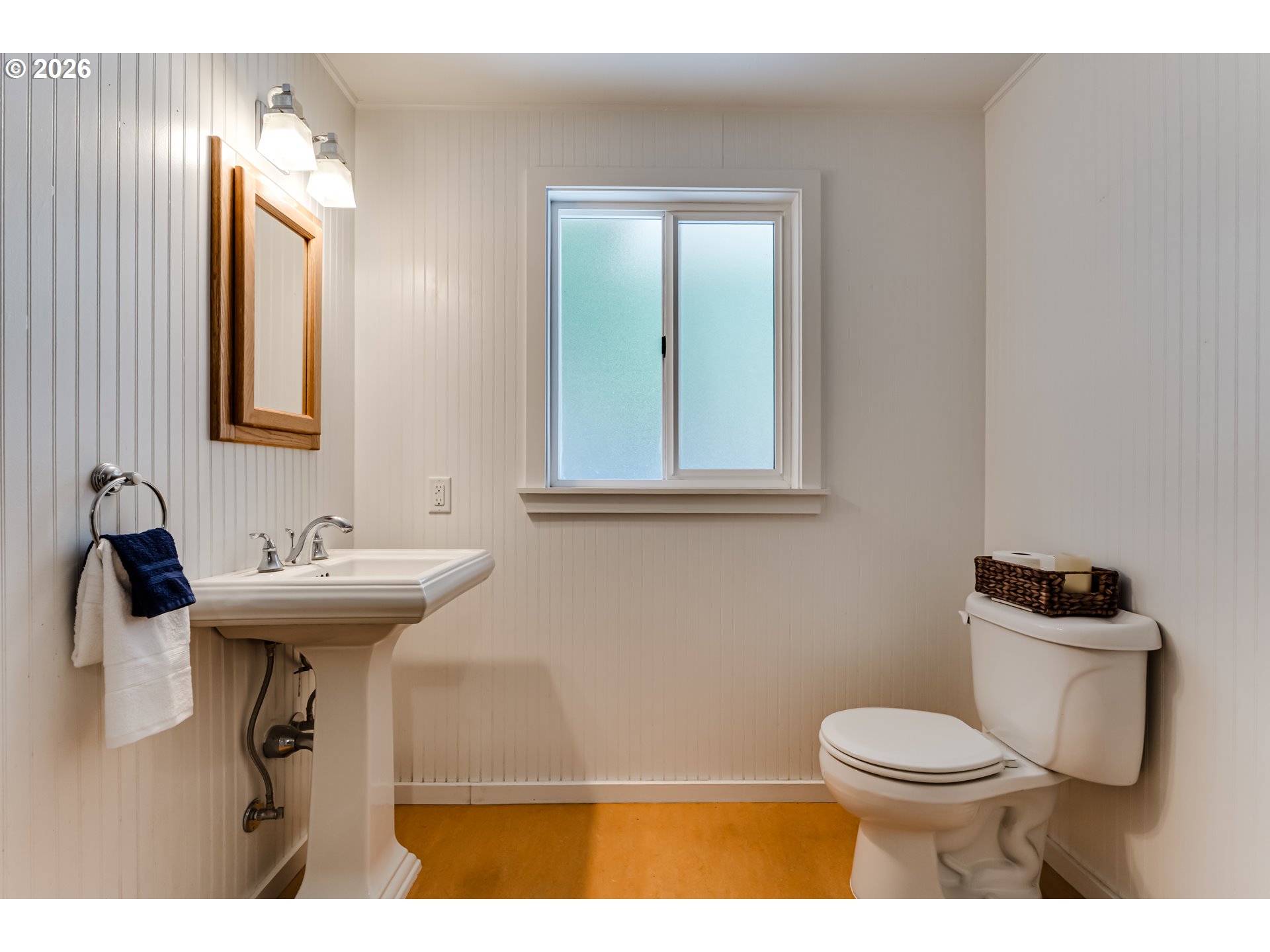 88119 Tiki Lane Springfield, OR 97478 - Photo 15 of 46 Bathroom