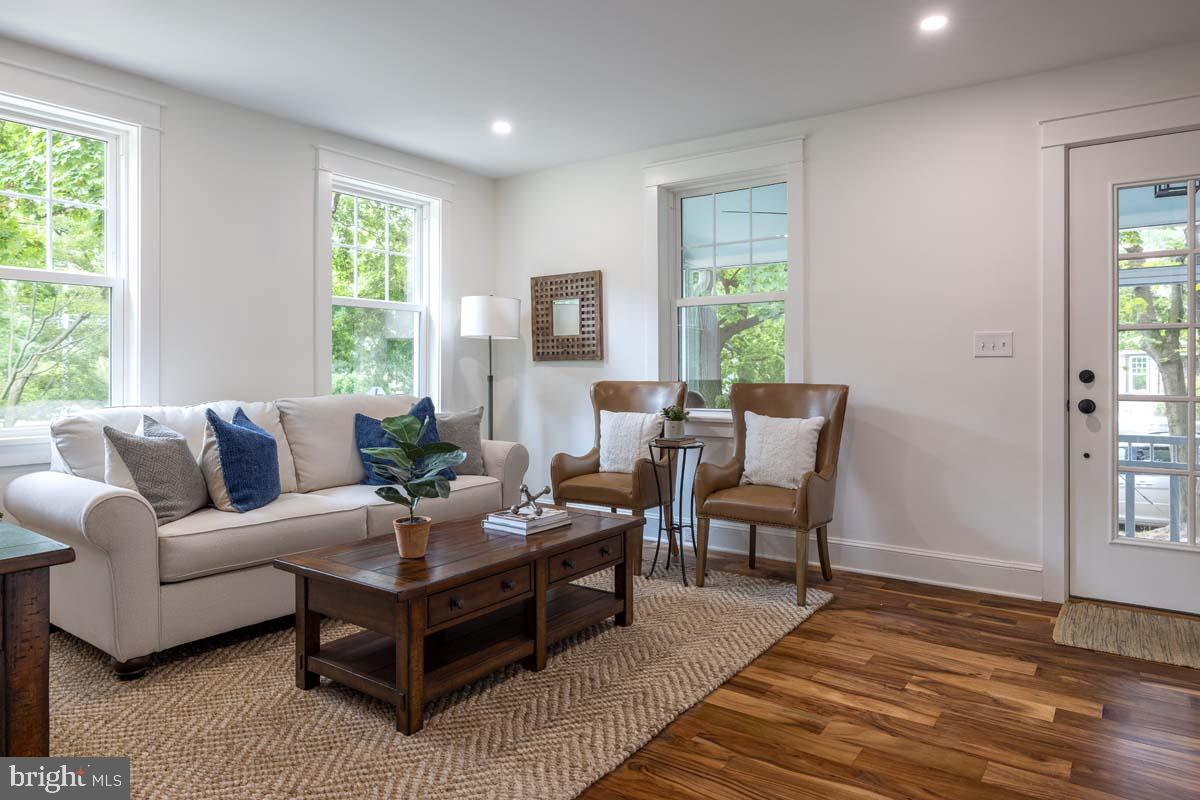 345 Park Avenue Swarthmore, PA 19081 - Photo 7 of 39 Living room with recessed lighting