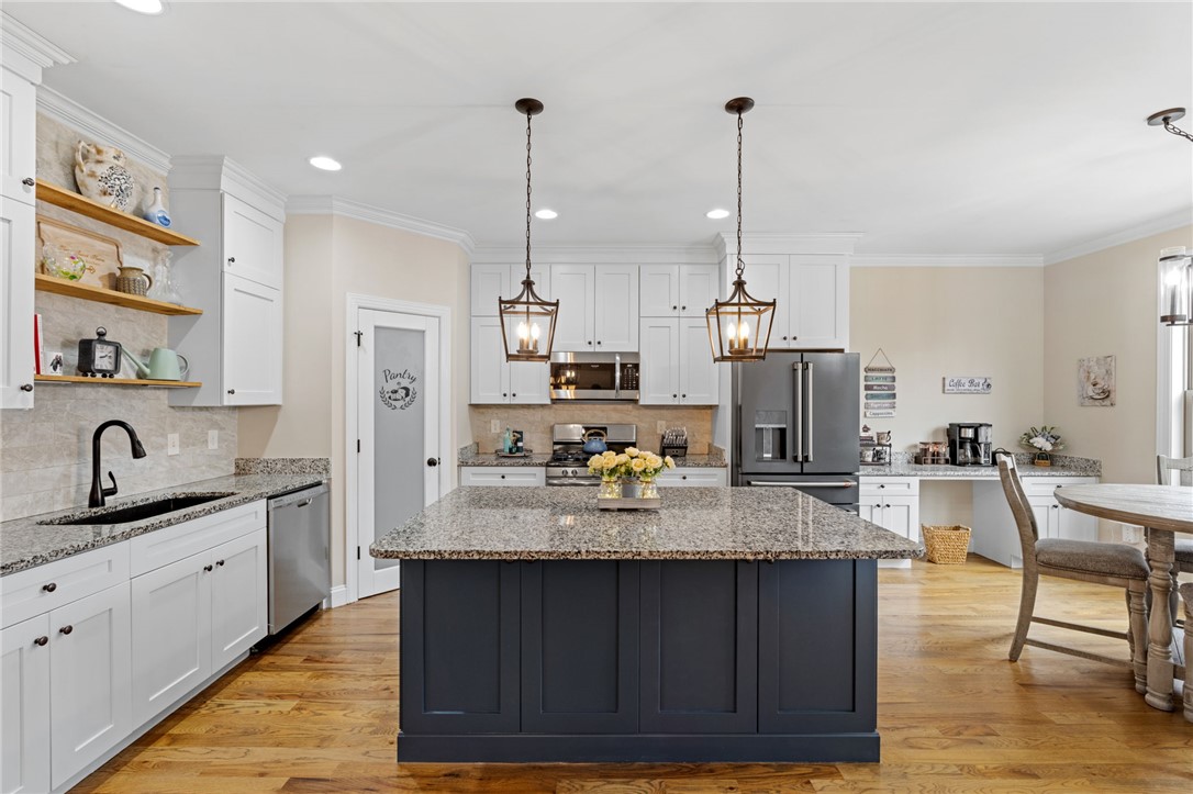 10 Colonel Storrs Court Greer, SC 29650 - Photo 8 of 48