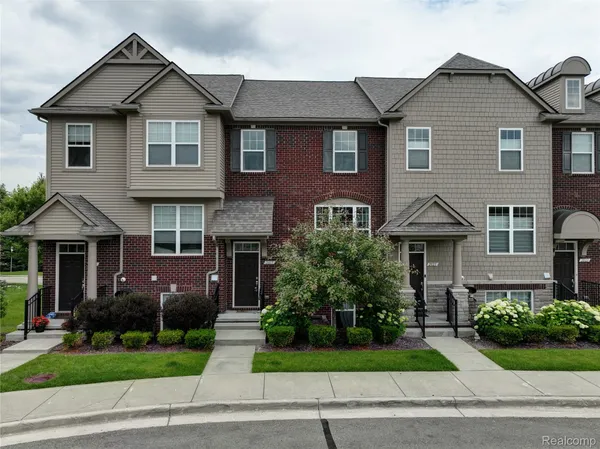 $2,850 | 2817 Hartwick Drive, Rochester, MI 48307