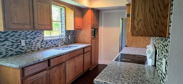 $2,300 | 1018 Rockledge Drive, Garland, TX 75043