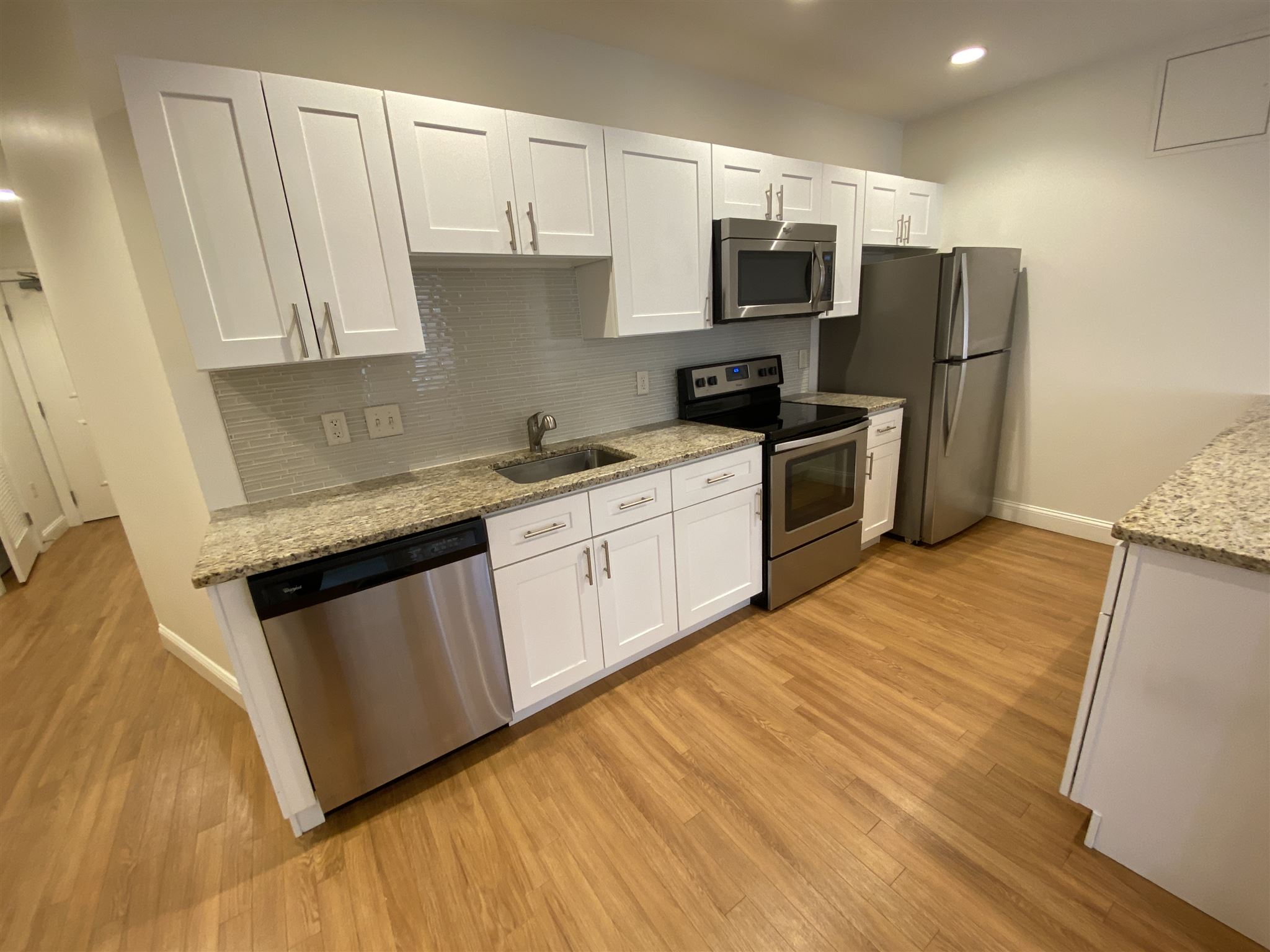 875 Elm Street, Unit 404 Manchester, NH 03101 - Photo 16 of 40