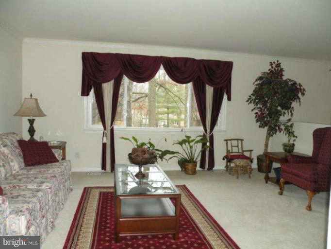 103 Greenfield Road Stafford, VA 22556 - Photo 3 of 23 Living Room