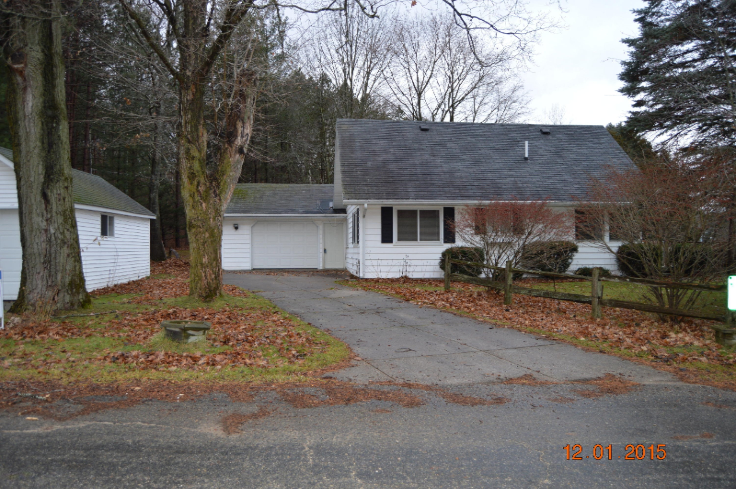 10957 Berridge Road Lakeview, MI 48850 - Photo 3 of 25 DSC_0064