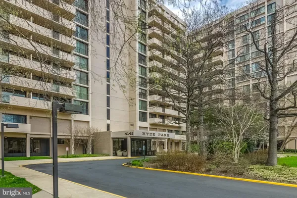 $2,900 | 4141 North Henderson Road, Unit 1019, Arlington, VA 22203