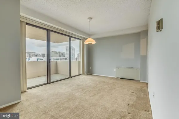 $2,900 | 4141 North Henderson Road, Unit 1019, Arlington, VA 22203