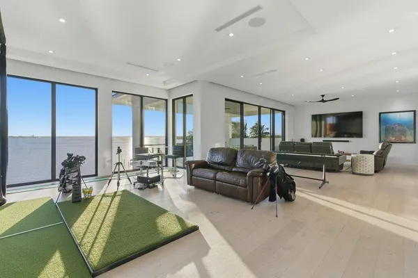 $9,595,000 | 1271 Northeast Langford Lane, Jensen Beach, FL 34957
