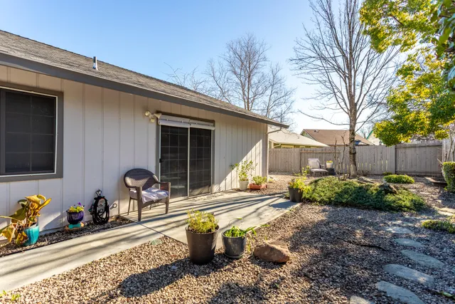 $399,900 | 484 Dominica Court, Redding, CA 96003